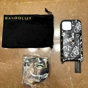 Bandolier - HAILEY
Side Slot Leather Crossbody Bandolier in Love Print/Gold